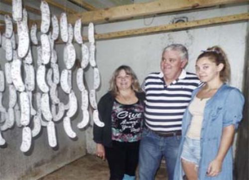 En Chañar Ladeado, los Kovacevich mantienen la tradición en chacinados