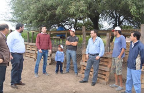 Santiago del Estero: Entregan módulos porcinos en viviendas sociales