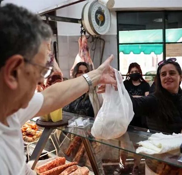 El futuro atado al bolsillo familiar y los costos locales